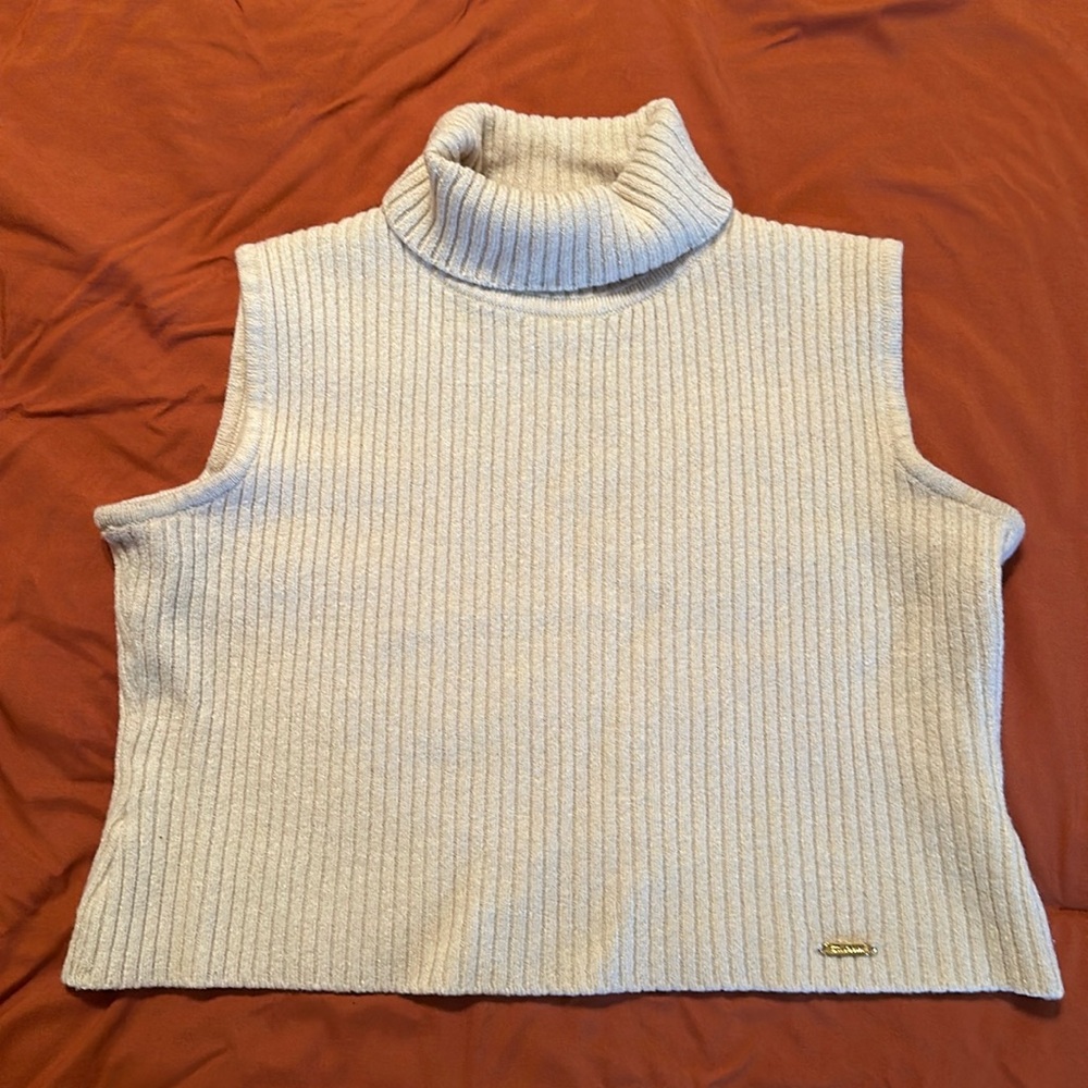 ST JOHN CROPPED SWEATER